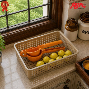 Juciy Lemon Squeezer with Opener
