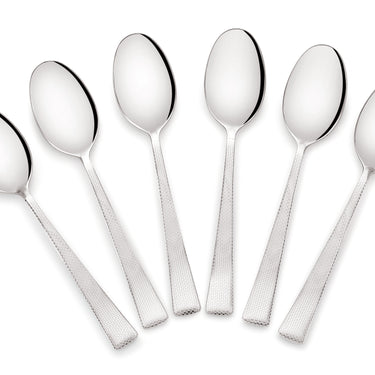 રવિવાર નીલમ રણ ચમચી