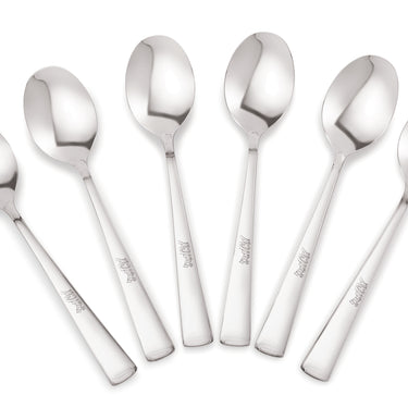 રવિવાર નીલમ રણ ચમચી